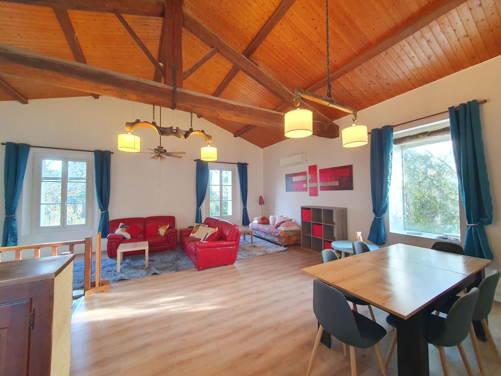 Maison Avec Piscine Location De Vacances Ferme Pedagogique Du Dolmen Le Pouget 외부 사진