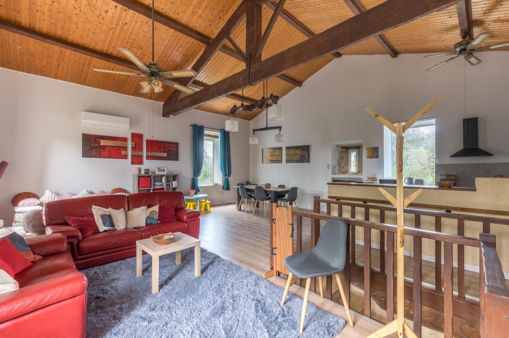 Maison Avec Piscine Location De Vacances Ferme Pedagogique Du Dolmen Le Pouget 외부 사진